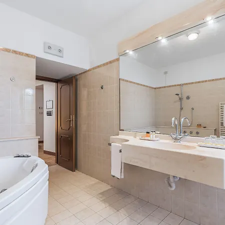 فندق Relais La Fattoria 3*