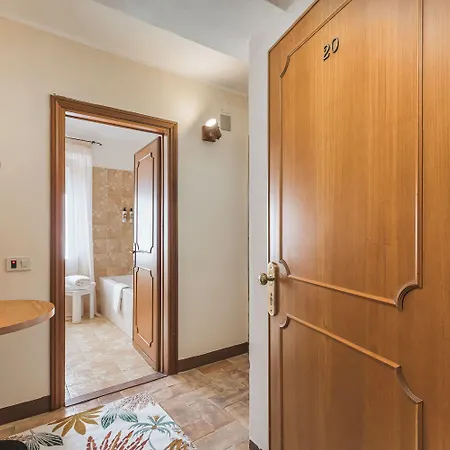Relais La Fattoria 3* カステル・リゴーネ