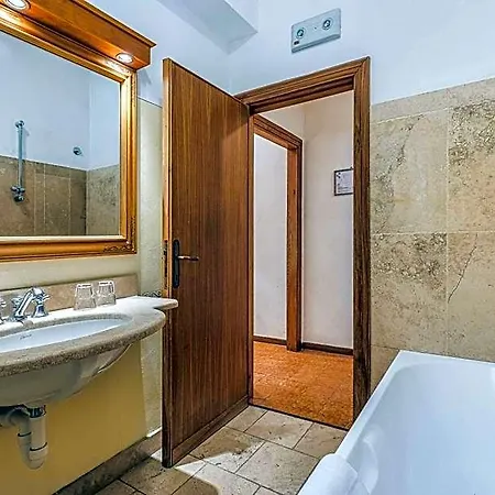 ホテル Relais La Fattoria カステル・リゴーネ