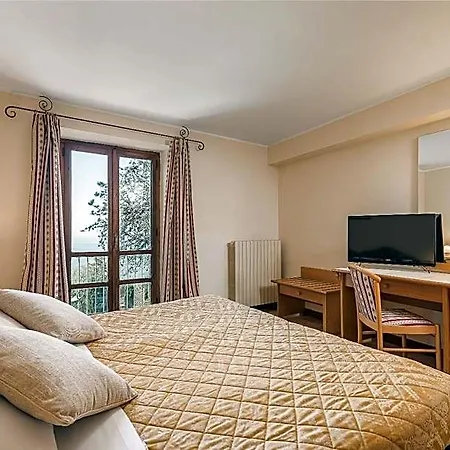 Relais La Fattoria 3* カステル・リゴーネ