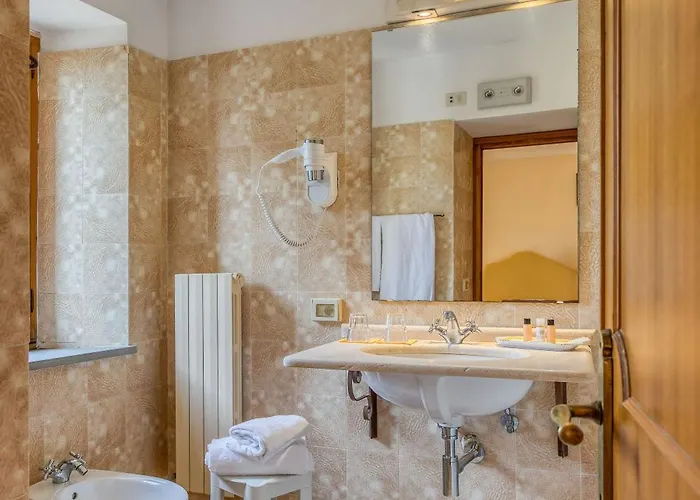 Отель Relais La Fattoria Кастель-Ригоне