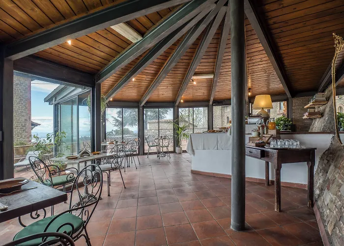 Отель Relais La Fattoria Кастель-Ригоне